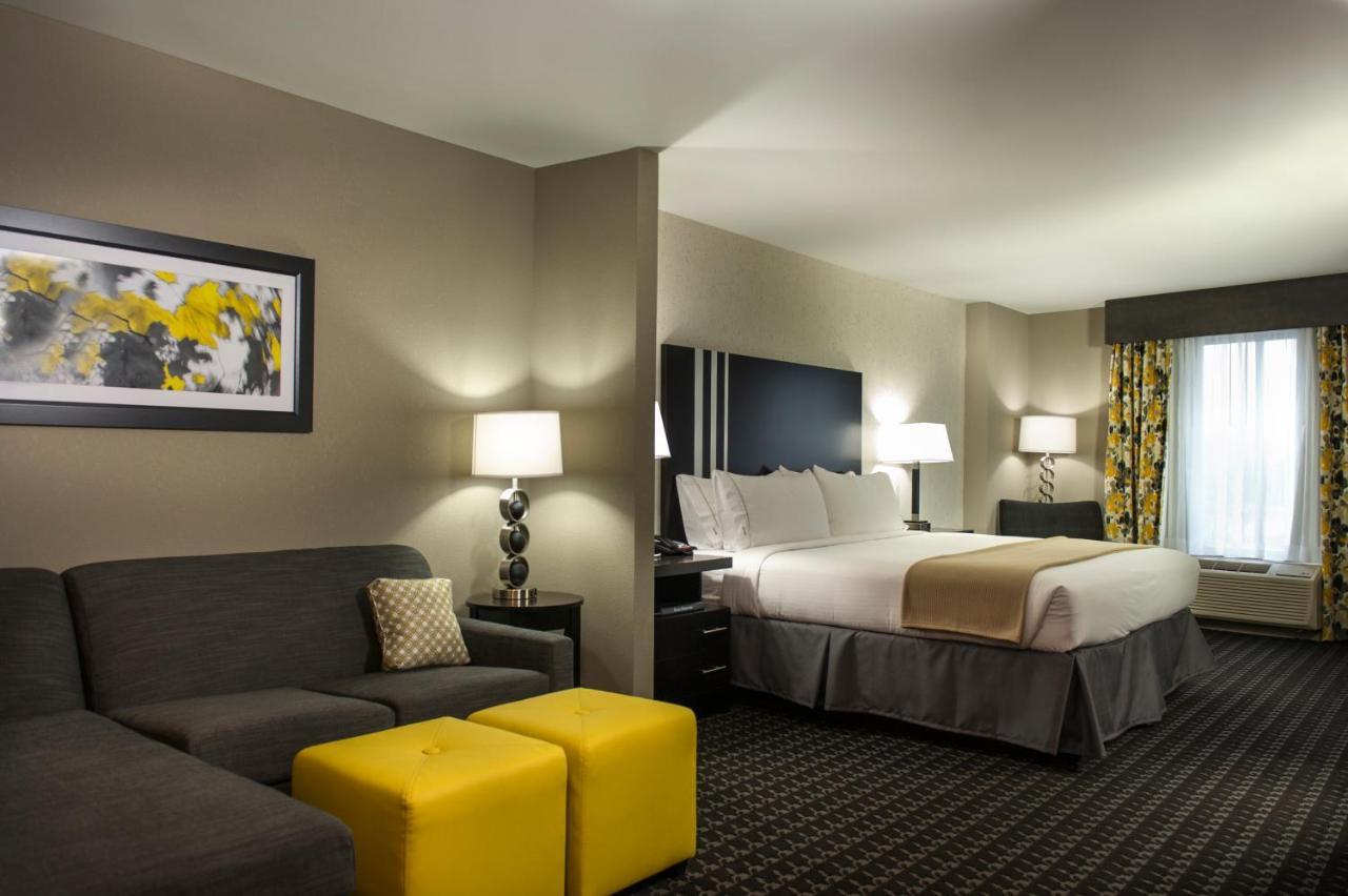 Holiday Inn Express And Suites Madison Central By Ihg Buitenkant foto
