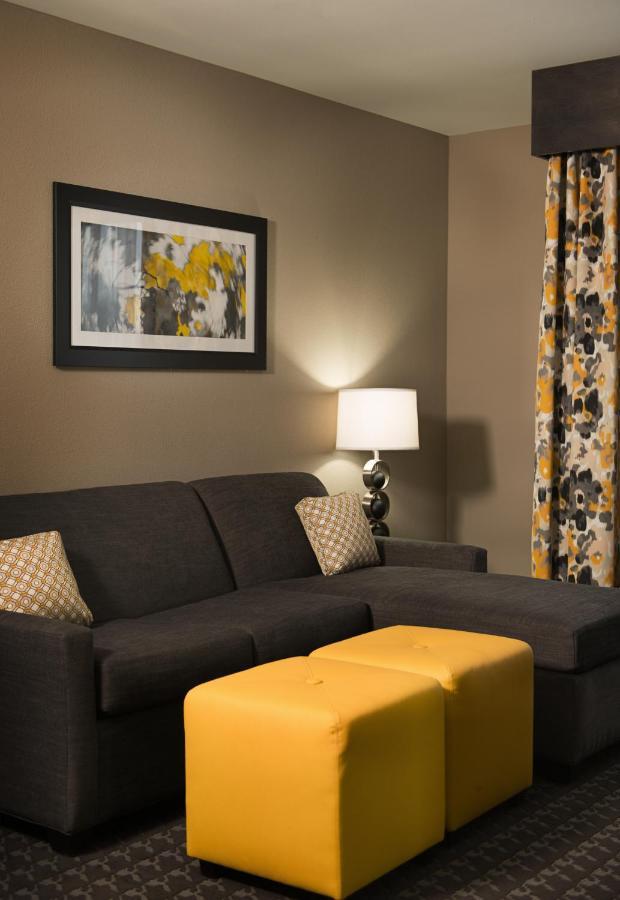Holiday Inn Express And Suites Madison Central By Ihg Buitenkant foto