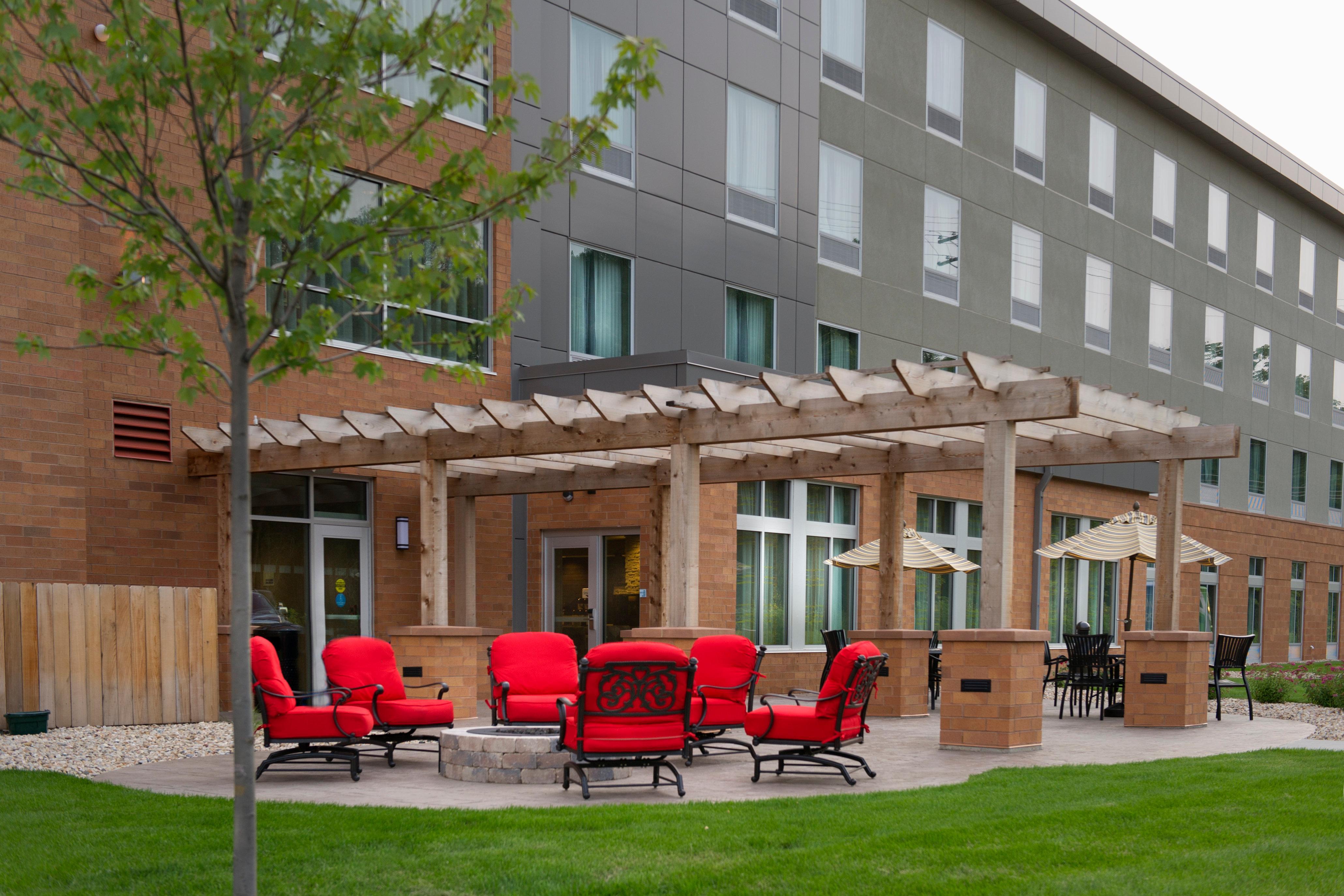 Holiday Inn Express And Suites Madison Central By Ihg Buitenkant foto