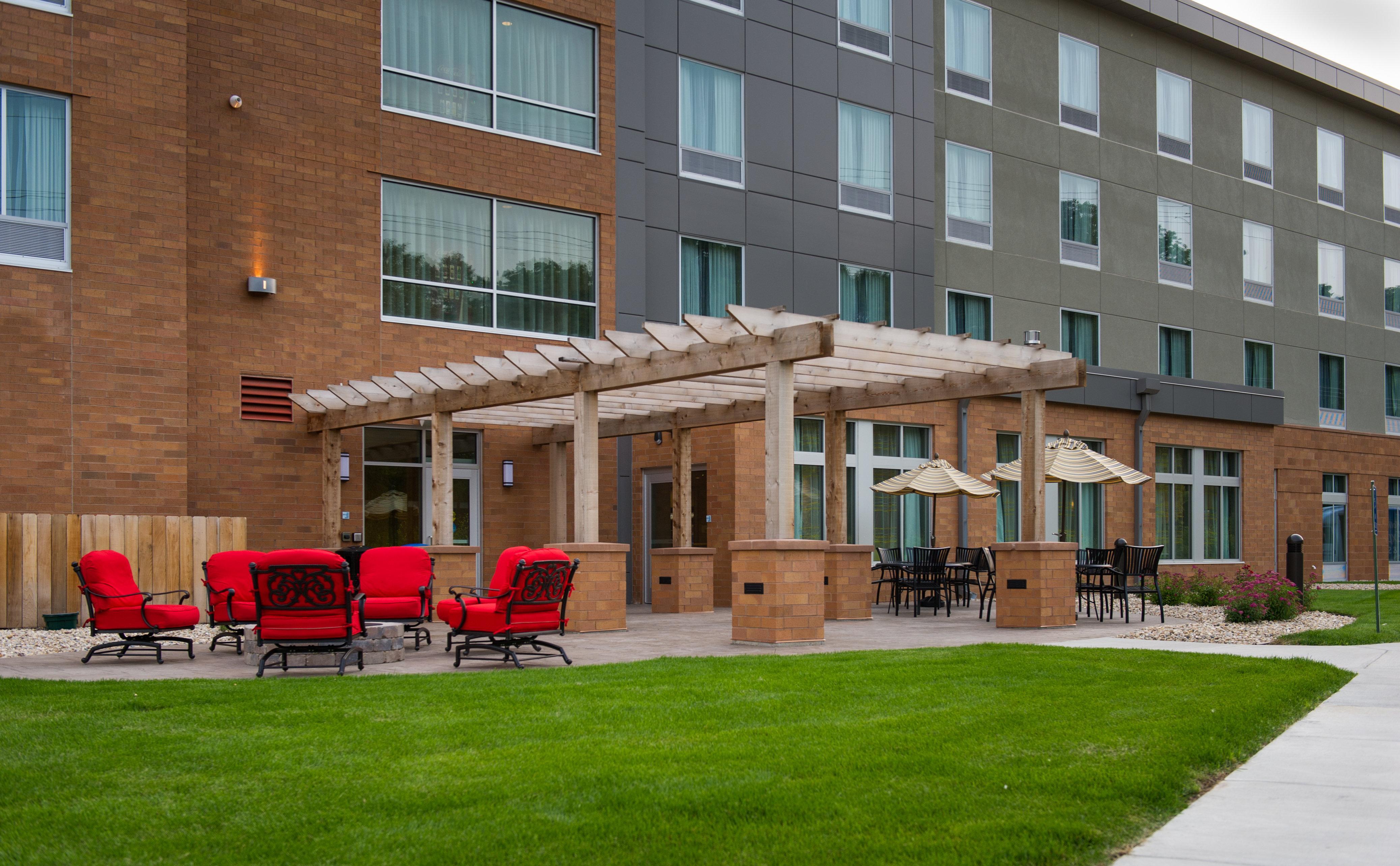 Holiday Inn Express And Suites Madison Central By Ihg Buitenkant foto