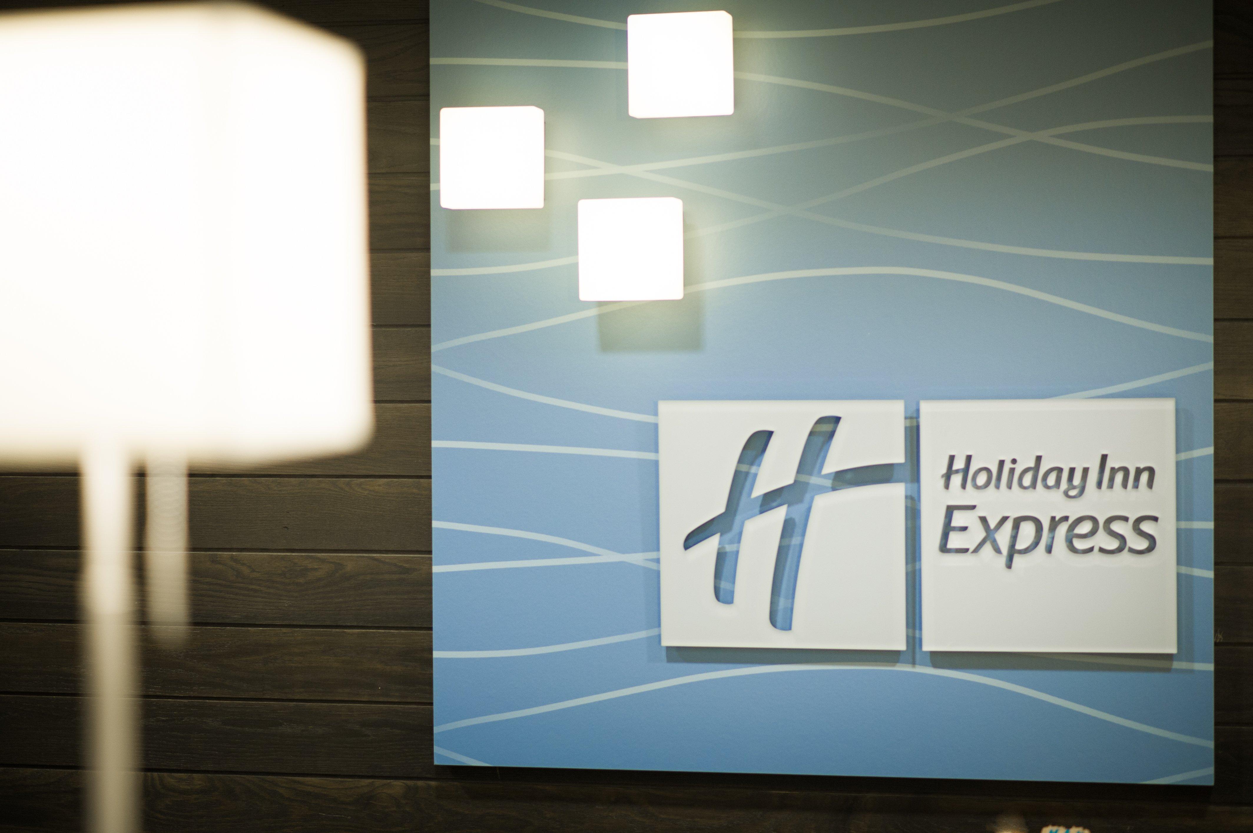 Holiday Inn Express And Suites Madison Central By Ihg Buitenkant foto