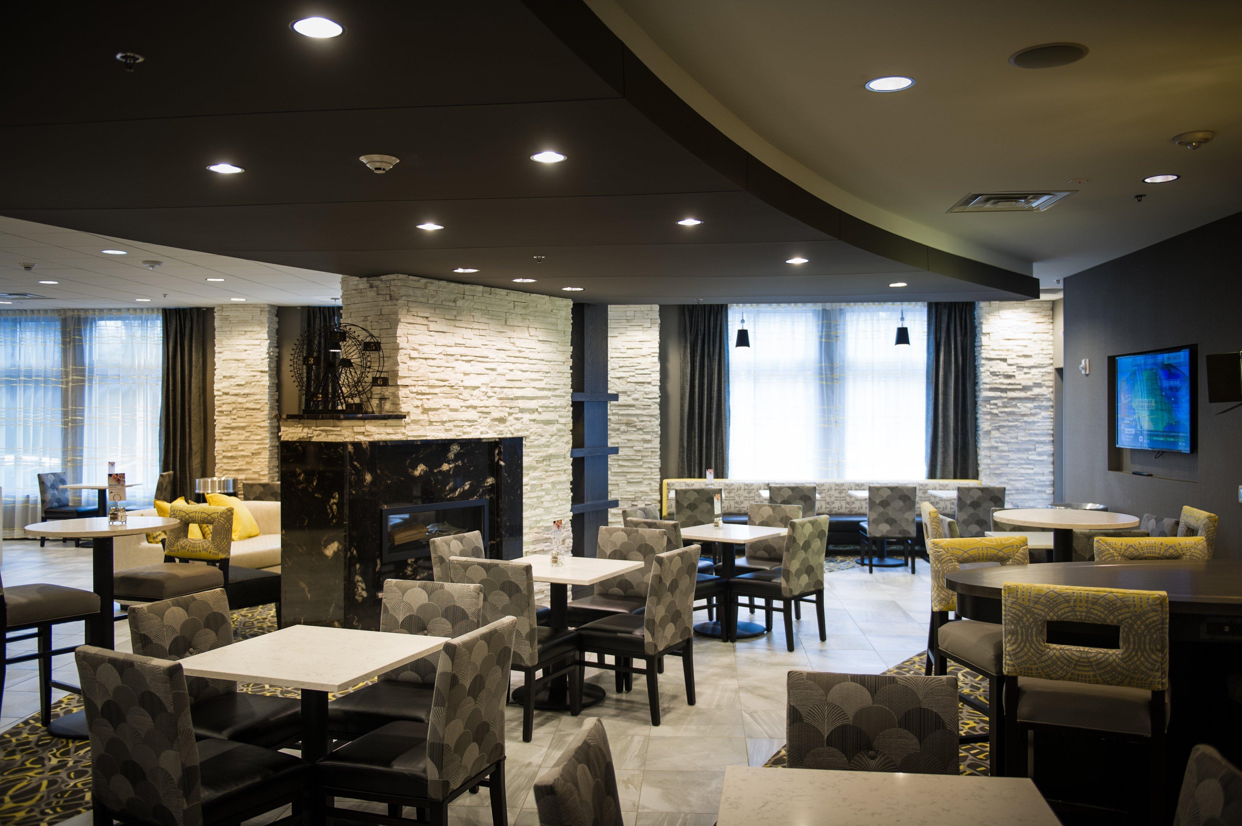 Holiday Inn Express And Suites Madison Central By Ihg Buitenkant foto