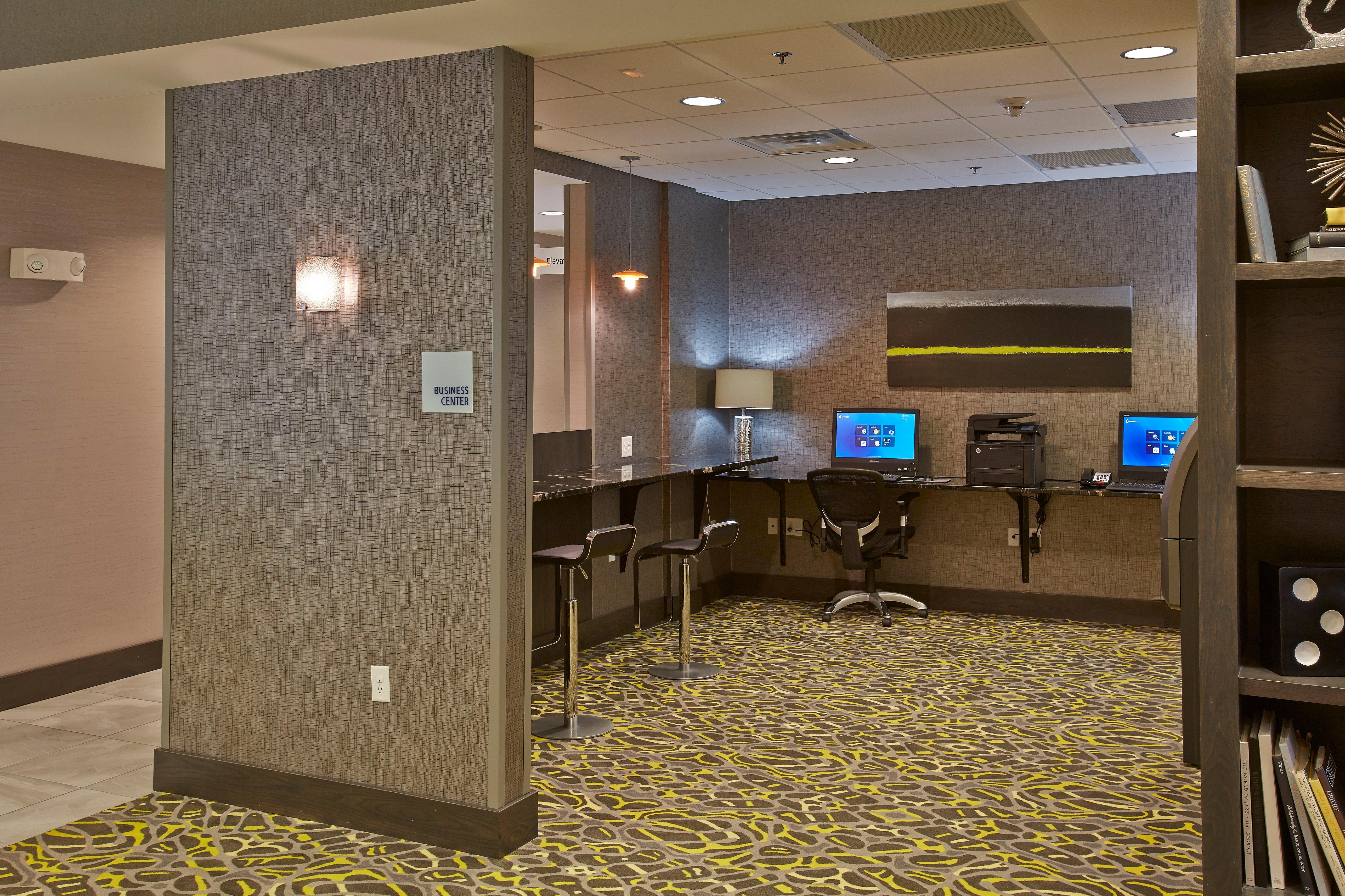 Holiday Inn Express And Suites Madison Central By Ihg Buitenkant foto